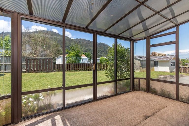 Photo of property in 28 Farmer Street, Te Aroha, 3320