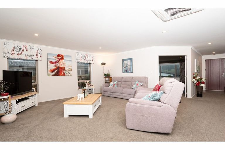 Photo of property in 18 Josh Road, Huapai, Kumeu, 0810