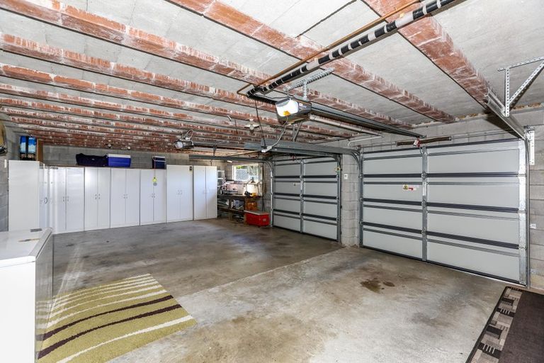 Photo of property in 1 Cabot Place, Frankleigh Park, New Plymouth, 4310