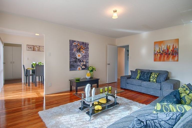 Photo of property in 11 Solo Place, Manurewa, Auckland, 2102