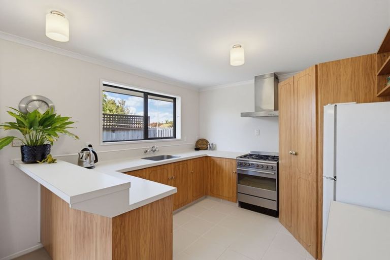 Photo of property in 19a Sheraton Place, Redwood, Christchurch, 8051