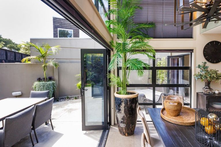 Photo of property in 143 Victoria Avenue, Hokowhitu, Palmerston North, 4410