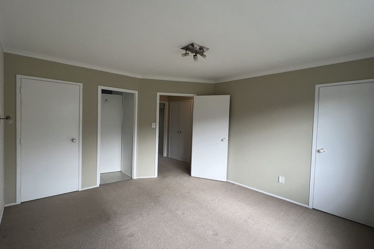 Photo of property in 1/13a Kitewao Street, Northcote, Auckland, 0627