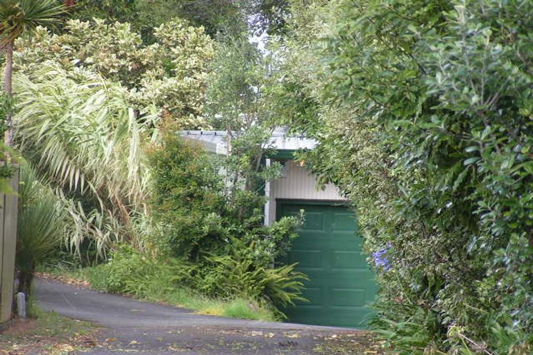 Photo of property in 10 Pendene Place, Forrest Hill, Auckland, 0620
