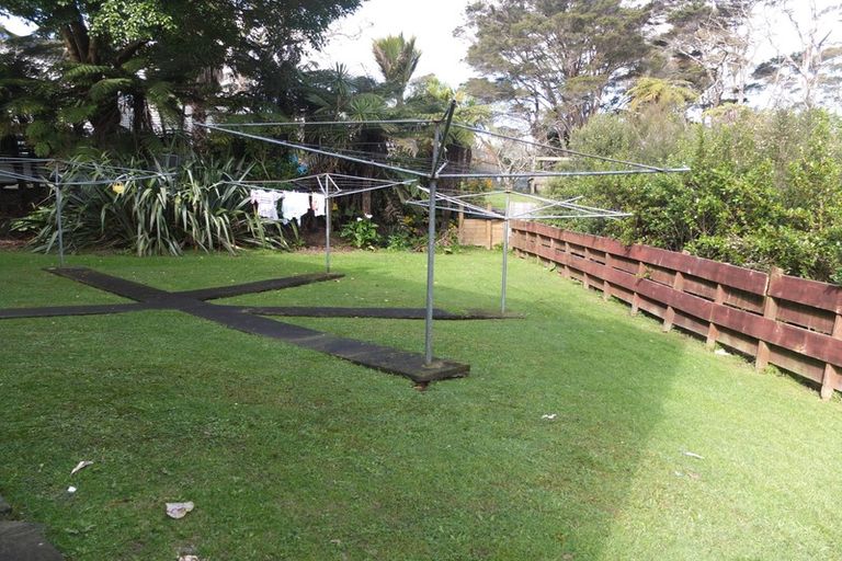Photo of property in 1/1a Oates Road, Glen Eden, Auckland, 0602