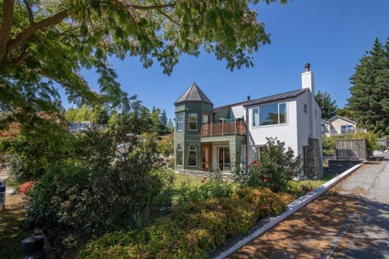 Photo of property in 22 Tenby Street, Wanaka, 9305
