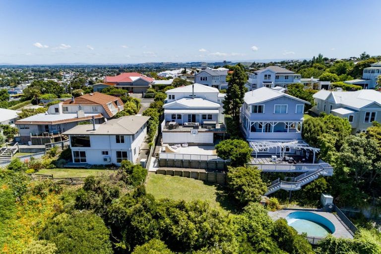 Photo of property in 11 Colenso Avenue, Hospital Hill, Napier, 4110