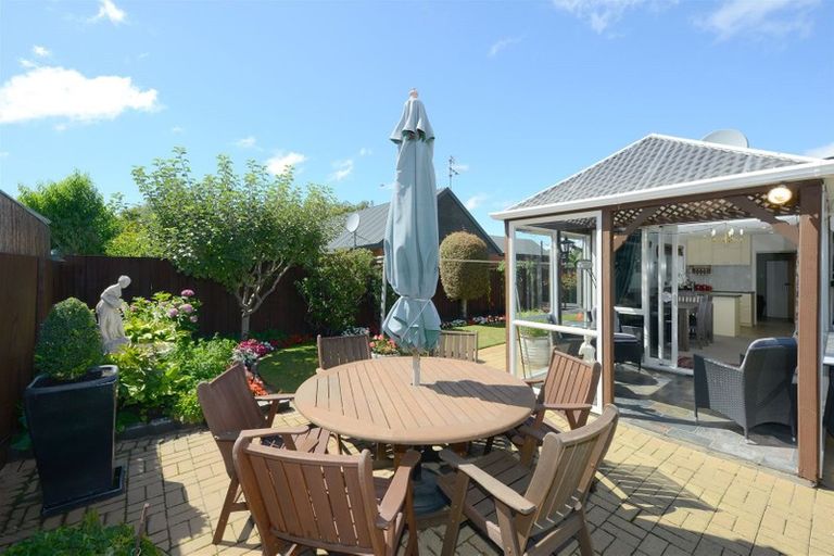 Photo of property in 4 Strathean Avenue, Avonhead, Christchurch, 8042