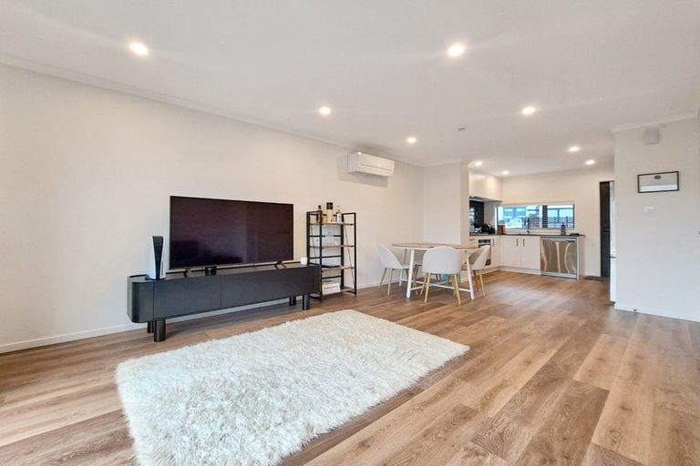 Photo of property in 11 Joseph Bolton Crescent, Wallaceville, Upper Hutt, 5018