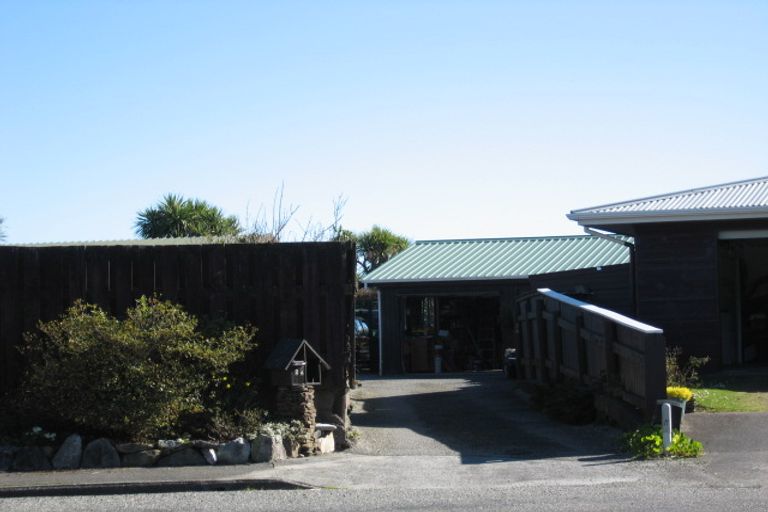 Photo of property in 2a Whitcombe Terrace, Hokitika, 7810