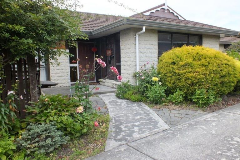 Photo of property in 9 Montclare Avenue, Ilam, Christchurch, 8041