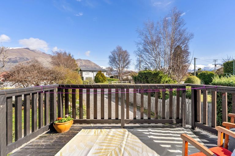 Photo of property in 25 Totara Terrace, Wanaka, 9305