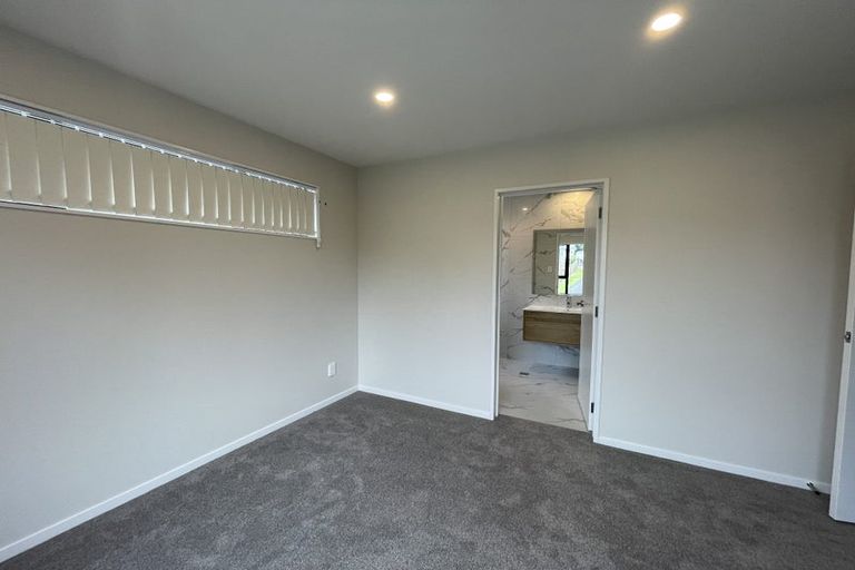 Photo of property in 30a Lowtherhurst Road, Massey, Auckland, 0614