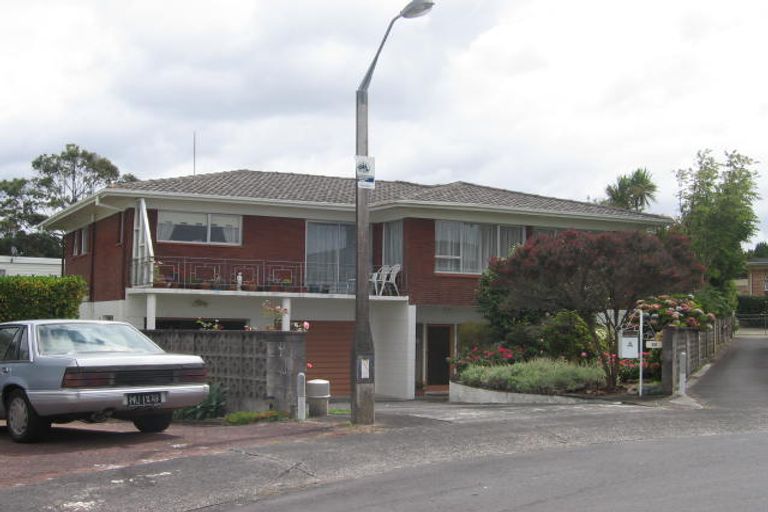 Photo of property in 22 Colin Wild Place, Glenfield, Auckland, 0629