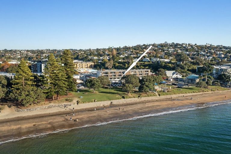 Photo of property in Ocean Breeze Apts, 7107/87 Clyde Road, Browns Bay, Auckland, 0630