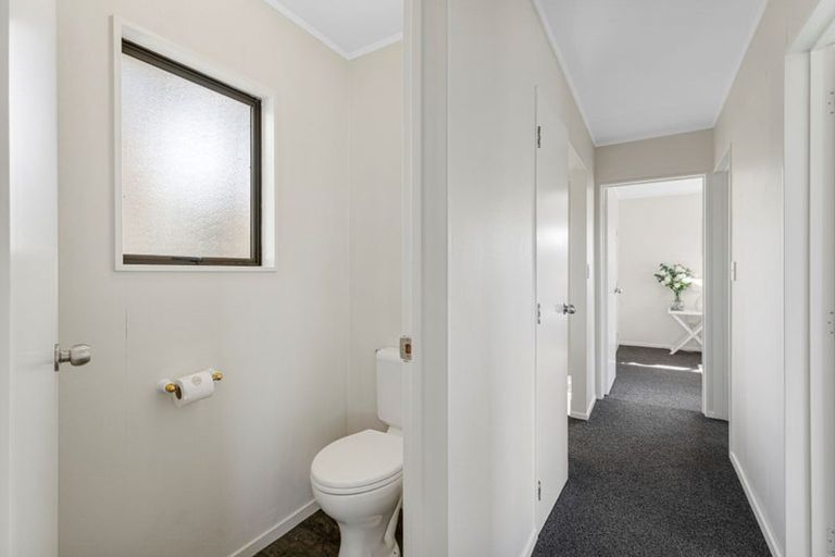 Photo of property in 3/24 Eastglen Road, Glen Eden, Auckland, 0602