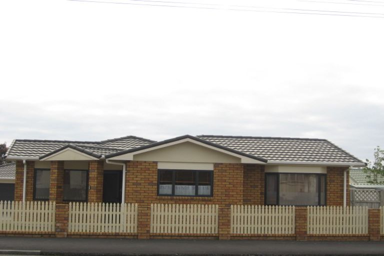 Photo of property in 140 Tukapa Street, Westown, New Plymouth, 4310