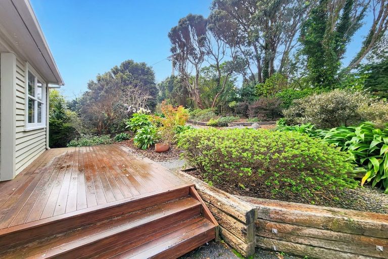 Photo of property in 1 Fleet Grove, Korokoro, Lower Hutt, 5012