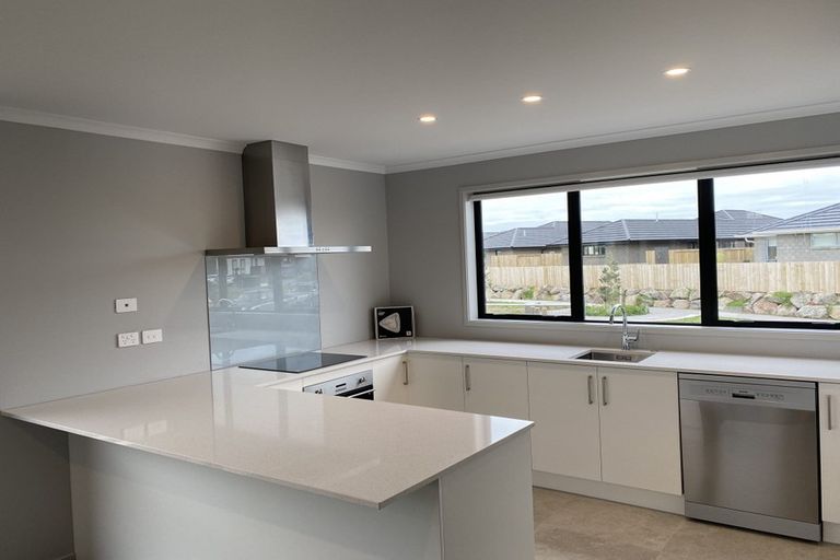 Photo of property in 15 Kahotea Place, Papamoa Beach, Papamoa, 3118