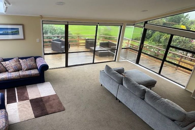 Photo of property in 37 Pigeon Mountain Road, Half Moon Bay, Auckland, 2012