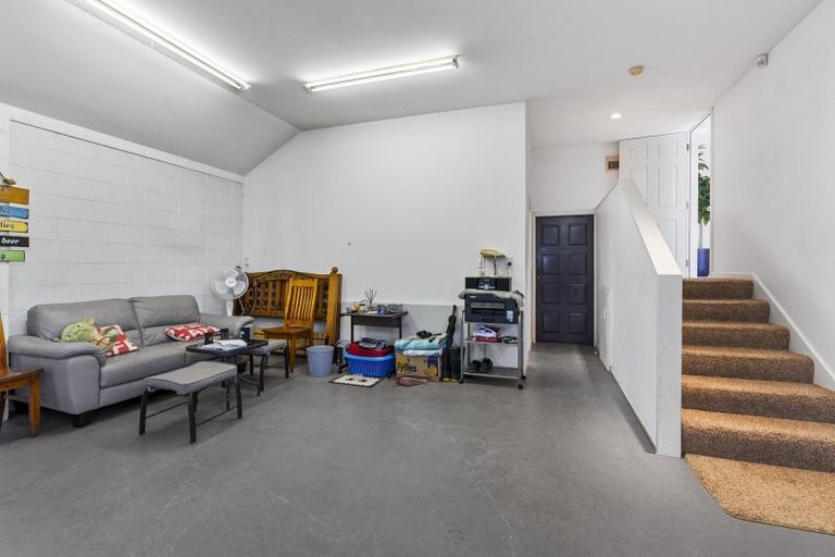 Photo of property in 92 Govett Avenue, Frankleigh Park, New Plymouth, 4310