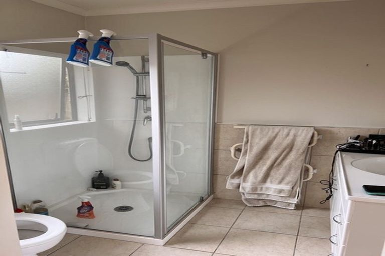 Photo of property in 28 Feeny Crescent, East Tamaki, Auckland, 2013