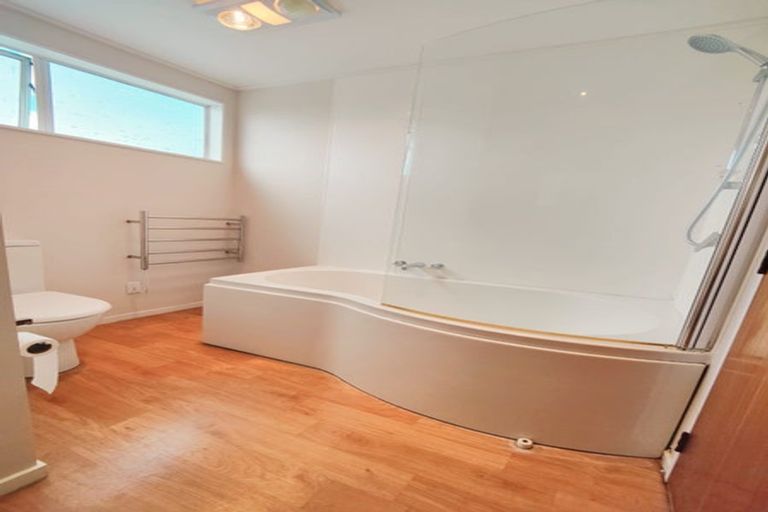 Photo of property in 8b Wai-iti Crescent, Woburn, Lower Hutt, 5010