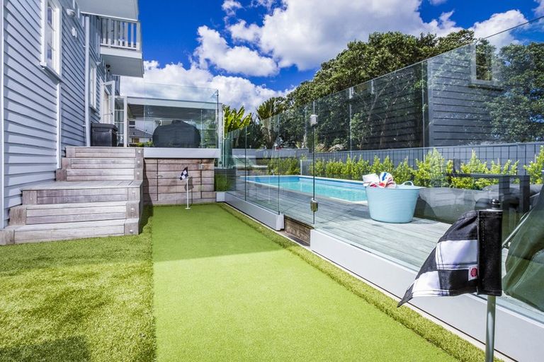 Photo of property in 209 Hurstmere Road, Takapuna, Auckland, 0622