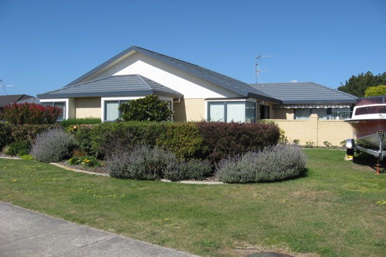Photo of property in 30 College Drive, Paraparaumu, 5032