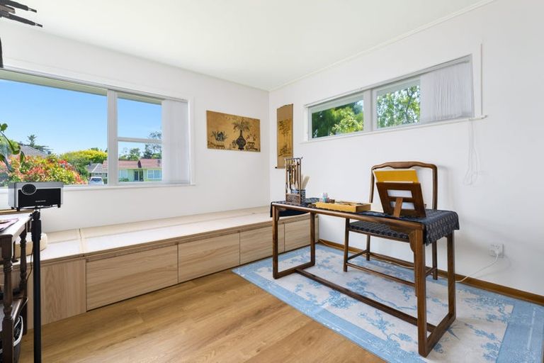 Photo of property in 57 Divich Avenue, Te Atatu South, Auckland, 0610