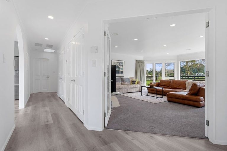 Photo of property in 137 Kent Street, Carterton, 5713