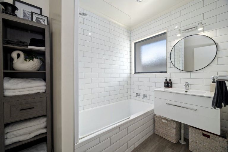 Photo of property in 51 Kiddle Drive, Hilltop, Taupo, 3330