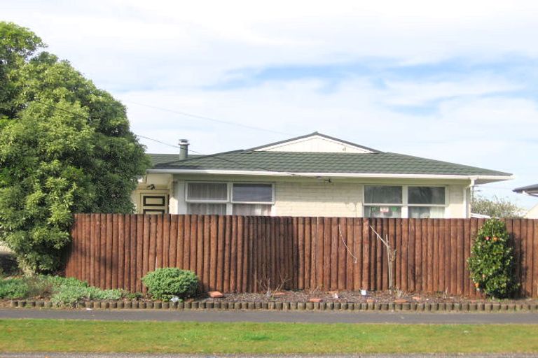 Photo of property in 27 Cecil Street, St Andrews, Hamilton, 3200