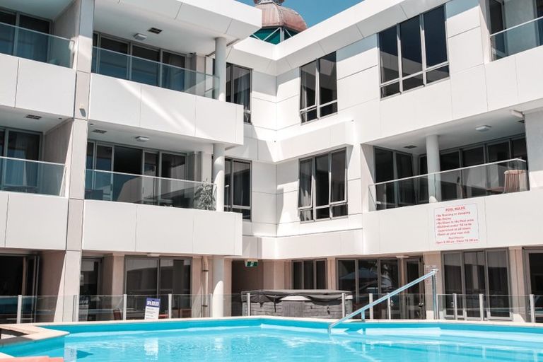 Photo of property in Anchorage Apartments, 221/36 Victoria Road, Mount Maunganui, 3116