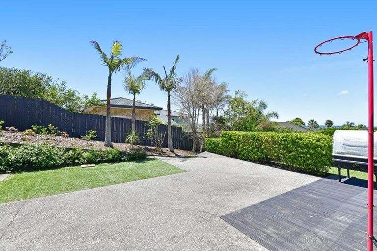 Photo of property in 56 Waldorf Crescent, Orewa, 0931