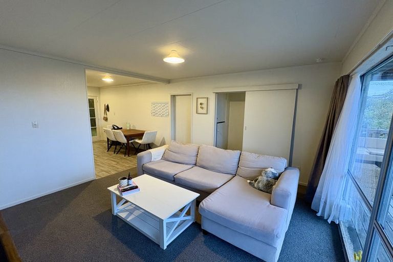 Photo of property in 22 Tower Hill, Stanmore Bay, Whangaparaoa, 0930
