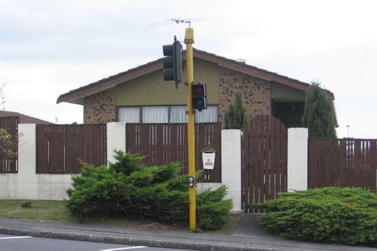 Photo of property in 1/131 Mokoia Road, Birkenhead, Auckland, 0626