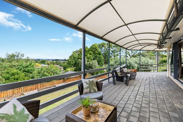 Photo of property in 15 Bella Villa Drive, Waiuku, 2123