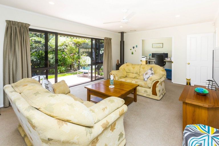 Photo of property in 6a Tui Grove, Elderslea, Upper Hutt, 5018