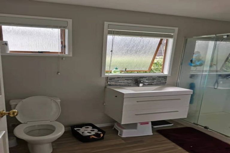 Photo of property in 49 Lavery Place, Sunnynook, Auckland, 0632