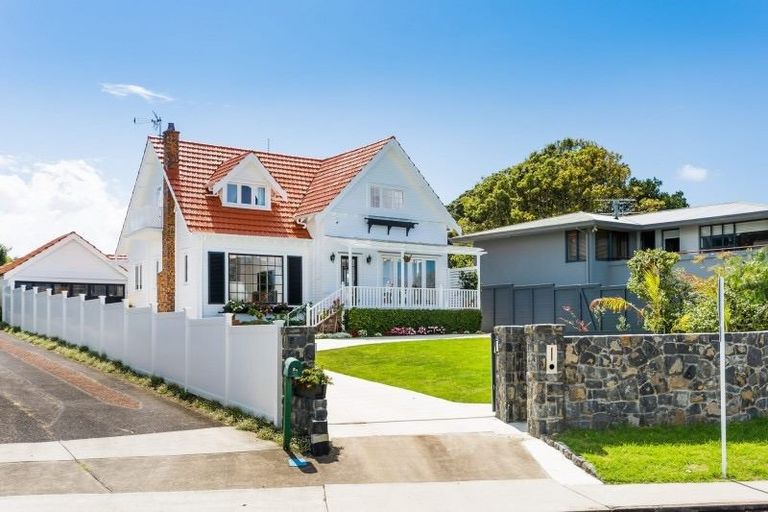 Photo of property in 1 Killarney Street, Takapuna, Auckland, 0622