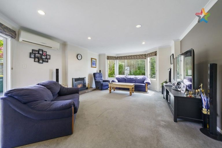 Photo of property in 41 Arahiwi Grove, Tirohanga, Lower Hutt, 5010
