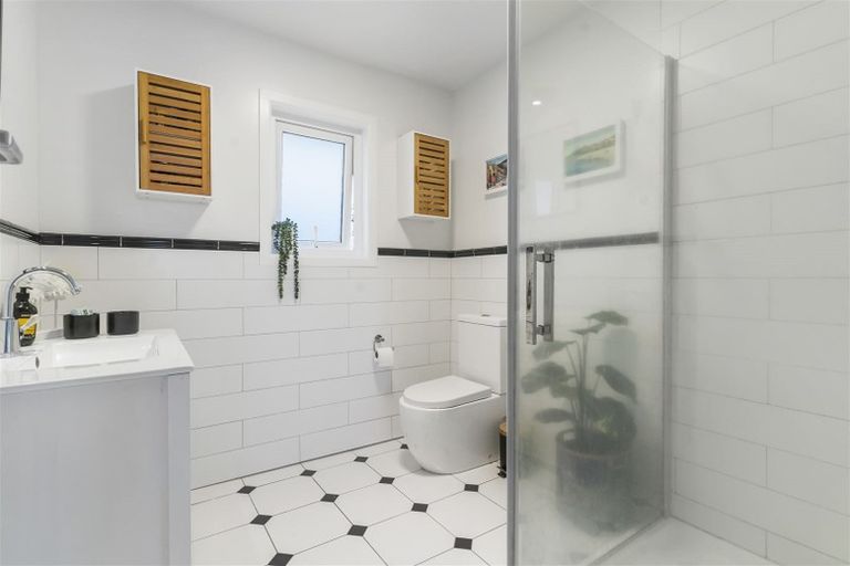 Photo of property in 75 Churchill Road, Cockle Bay, Auckland, 2014