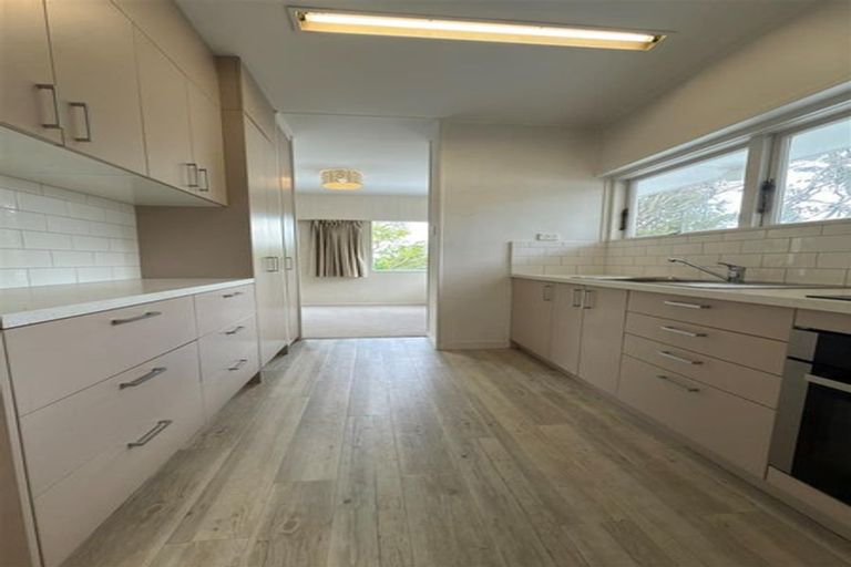 Photo of property in 208 Godley Road, Titirangi, Auckland, 0604