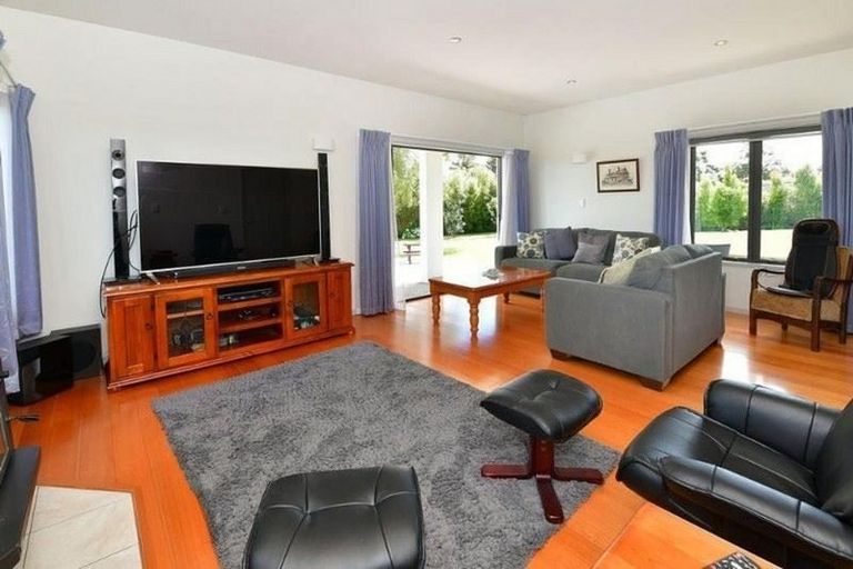 Photo of property in 315 Kahikatea Flat Road, Waitoki, Kaukapakapa, 0871