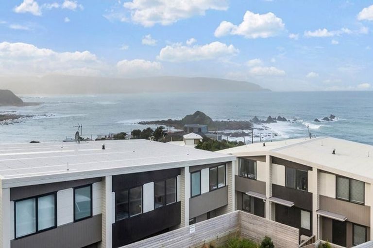 Photo of property in 16/52 High Street, Island Bay, Wellington, 6023