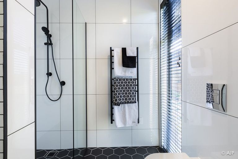 Photo of property in 15 Kotuku Road, Waiuku, 2682