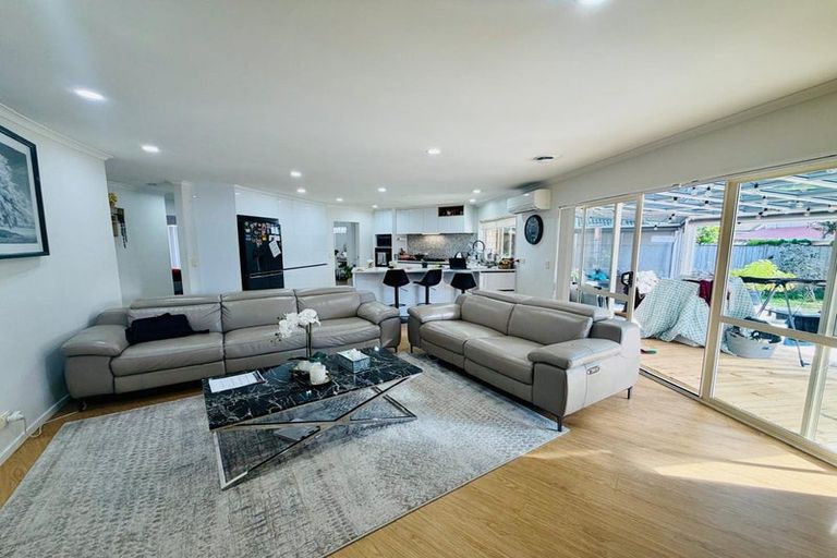Photo of property in 4 Willowbank Close, East Tamaki Heights, Auckland, 2016