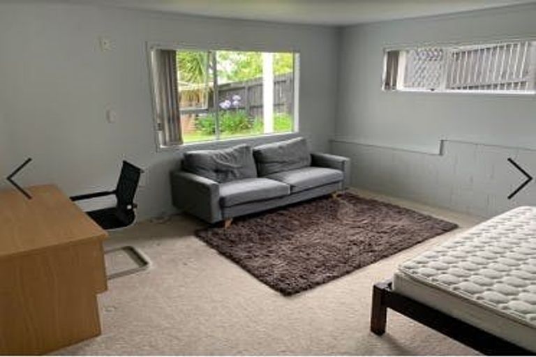 Photo of property in 61 Sunset Road, Totara Vale, Auckland, 0632