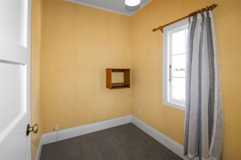 Photo of property in 22 Victoria Avenue, Dannevirke, 4930